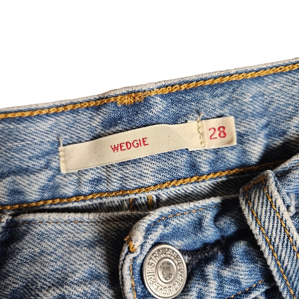 Levi's Premium Wedgie Jeans Womens Blue Ripped Button Fly‎ Denim W28 L28 - Picture 3 of 13